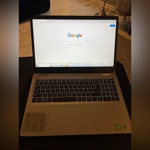 DELL Laptop for sale ! Great condition!
